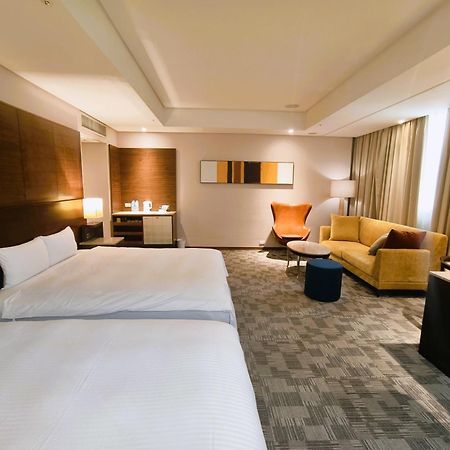 Via Hotel Breeze Taipei Dış mekan fotoğraf