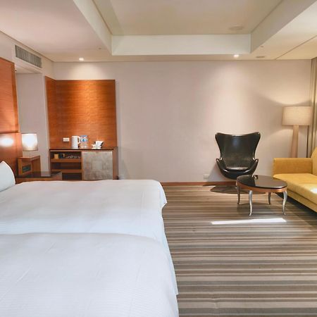 Via Hotel Breeze Taipei Dış mekan fotoğraf